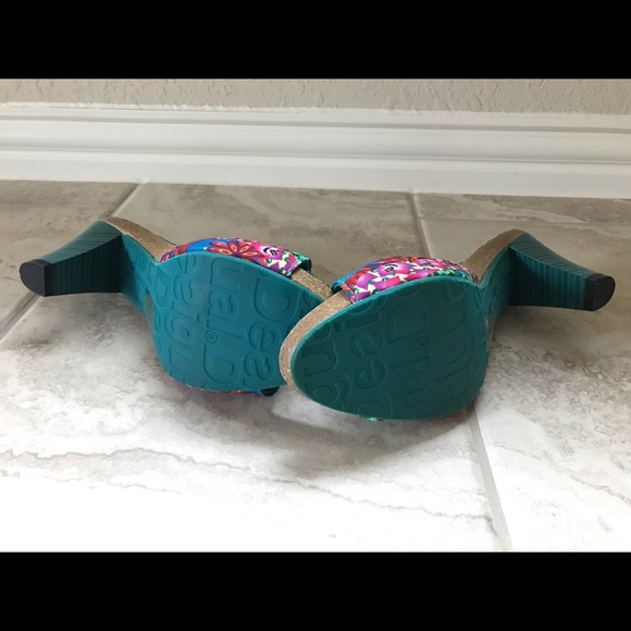 Colorful sandal - Picture 3 of 3